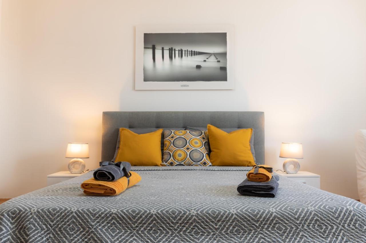 Apartment Dorrea Pula Buitenkant foto